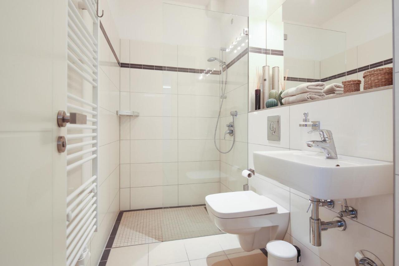 5 Personen Altbau Nahe Kurfuerstendamm - Shakespeare Berlijn Buitenkant foto